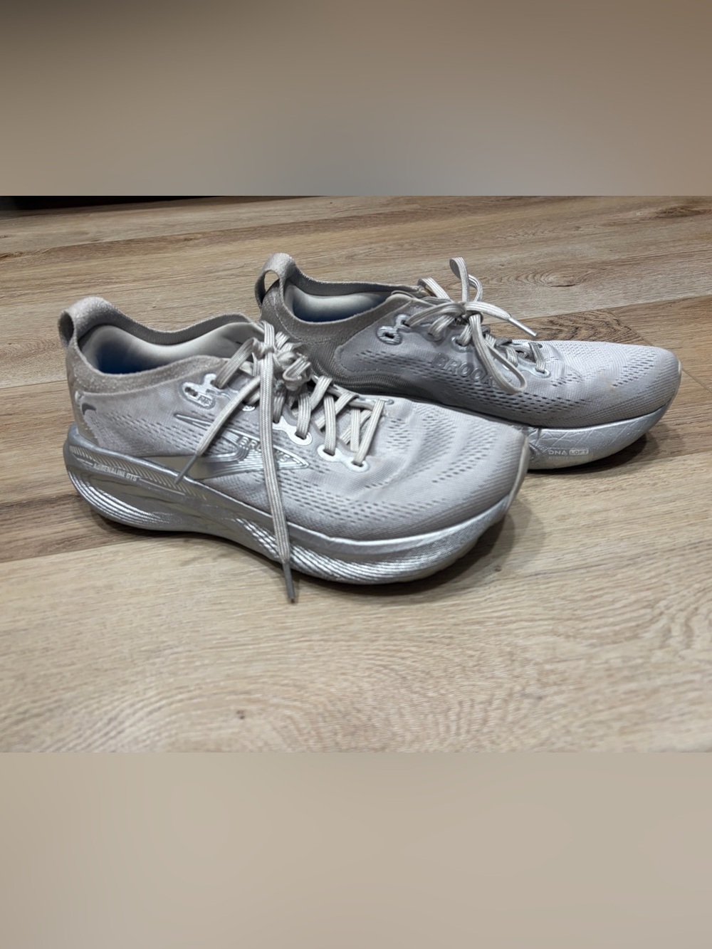 Brooks Women's Running Shoes - Light Gray/Silver
